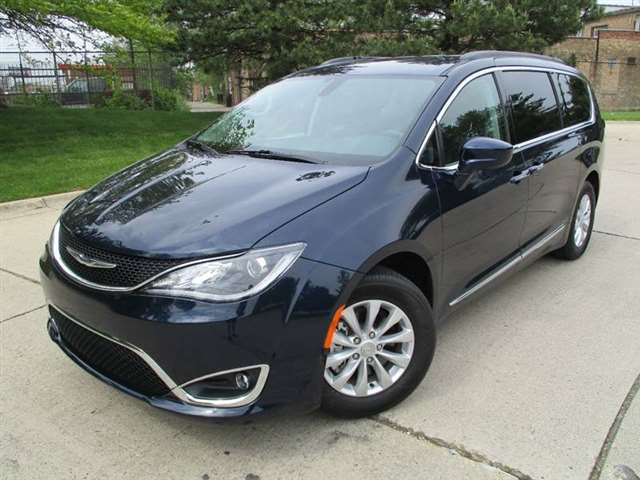 2017 Chrysler Pacifica Touring-L 4dr Mini-Van